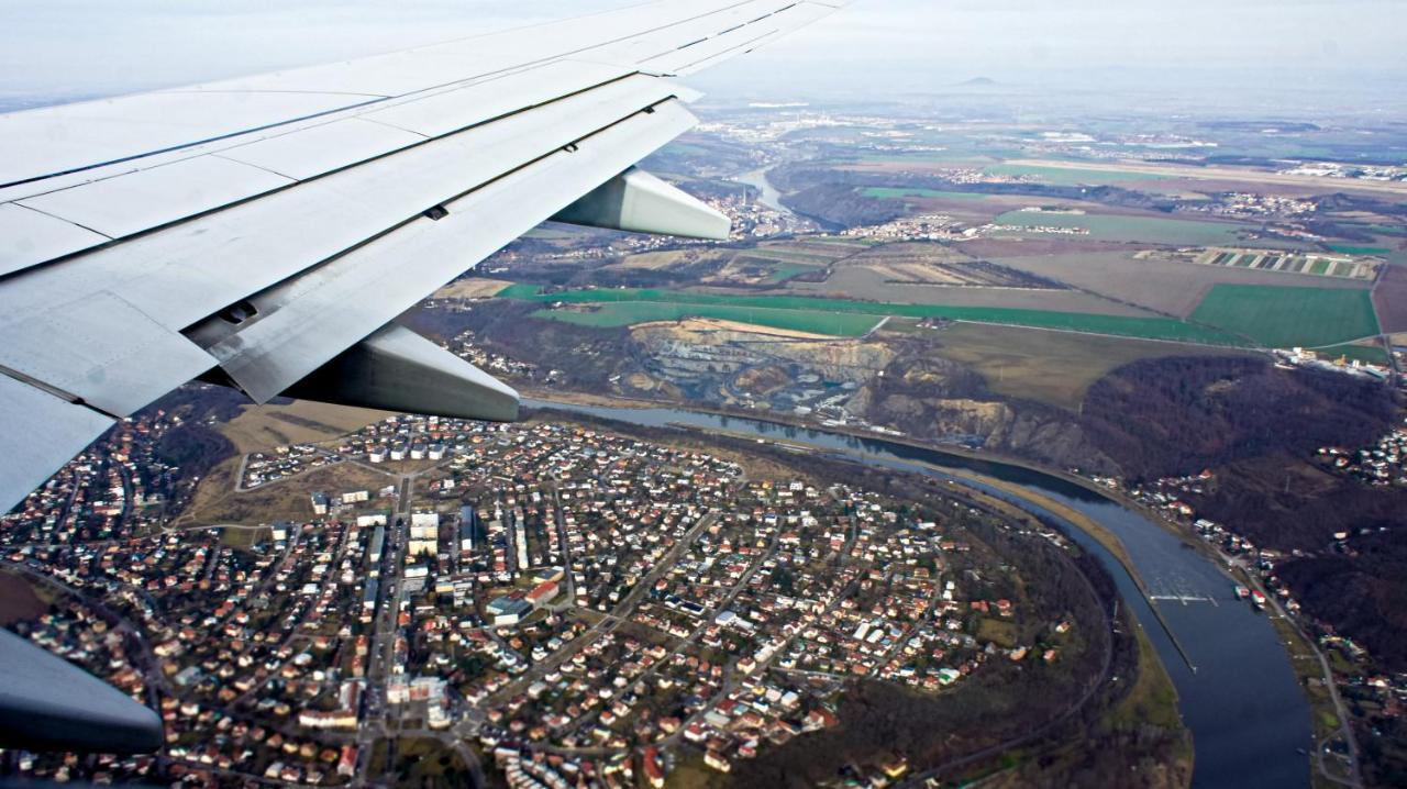 Guest House Prague Airport Экстерьер фото