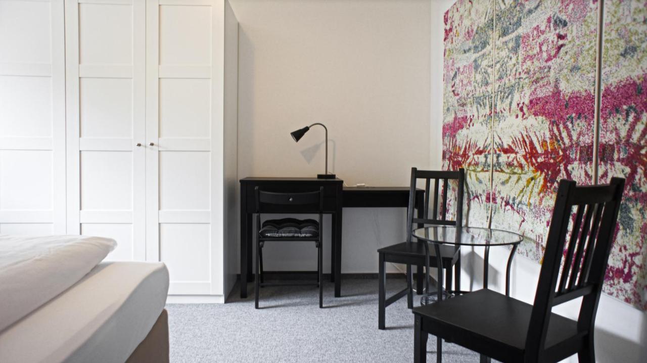 Guest House Prague Airport Экстерьер фото