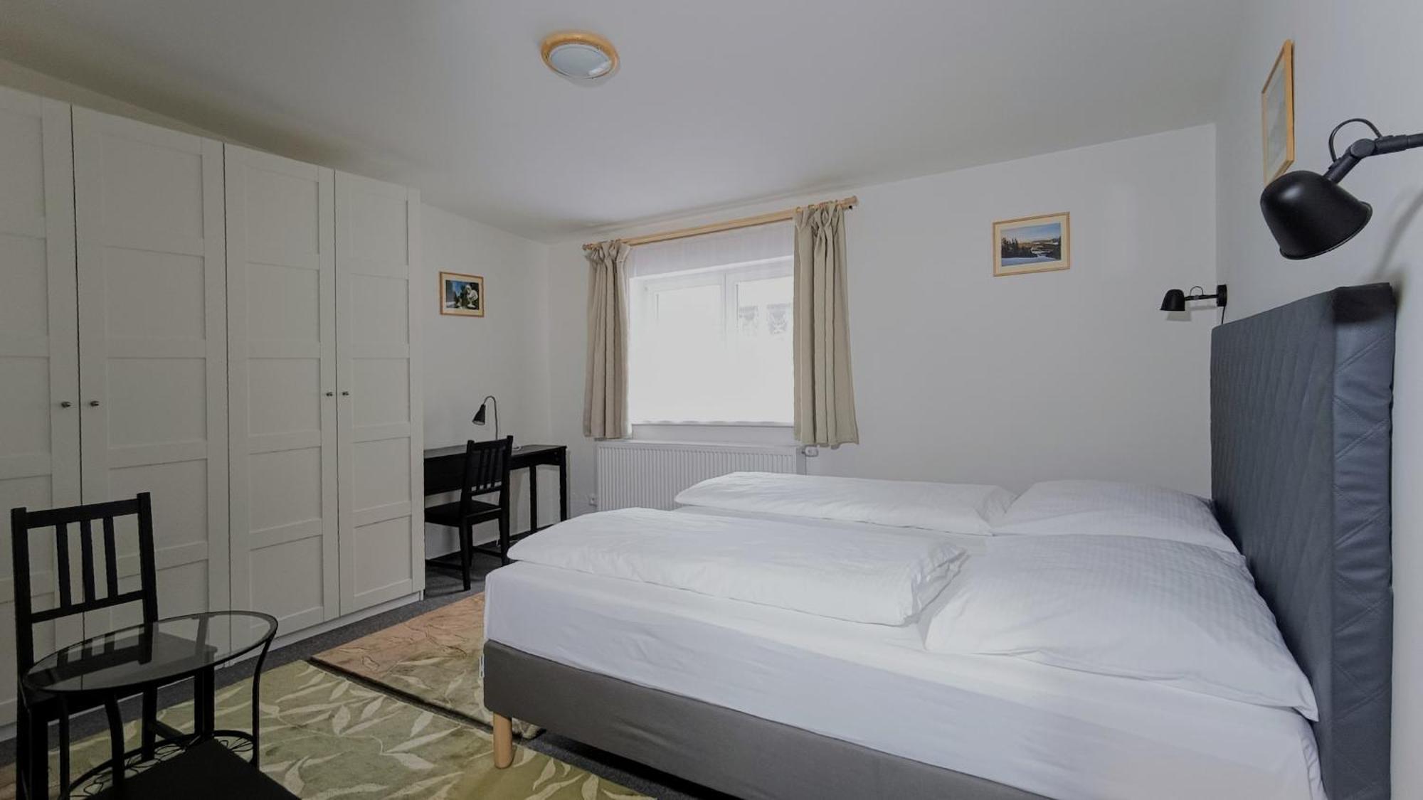 Guest House Prague Airport Экстерьер фото