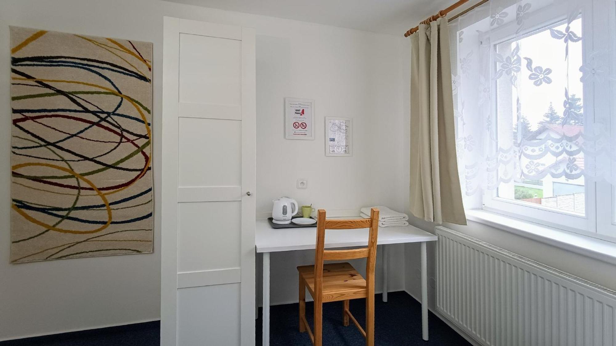 Guest House Prague Airport Экстерьер фото